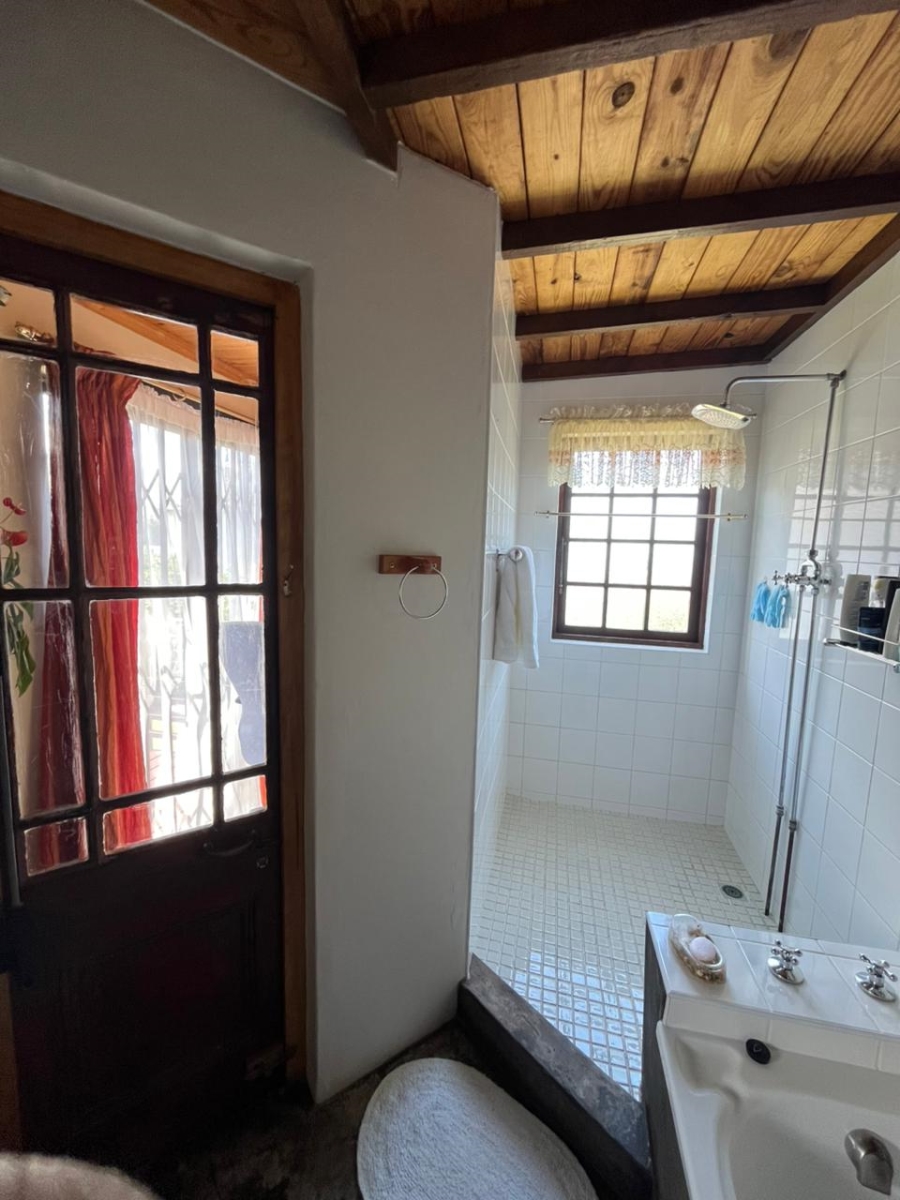 3 Bedroom Property for Sale in Cove Rock Eastern Cape